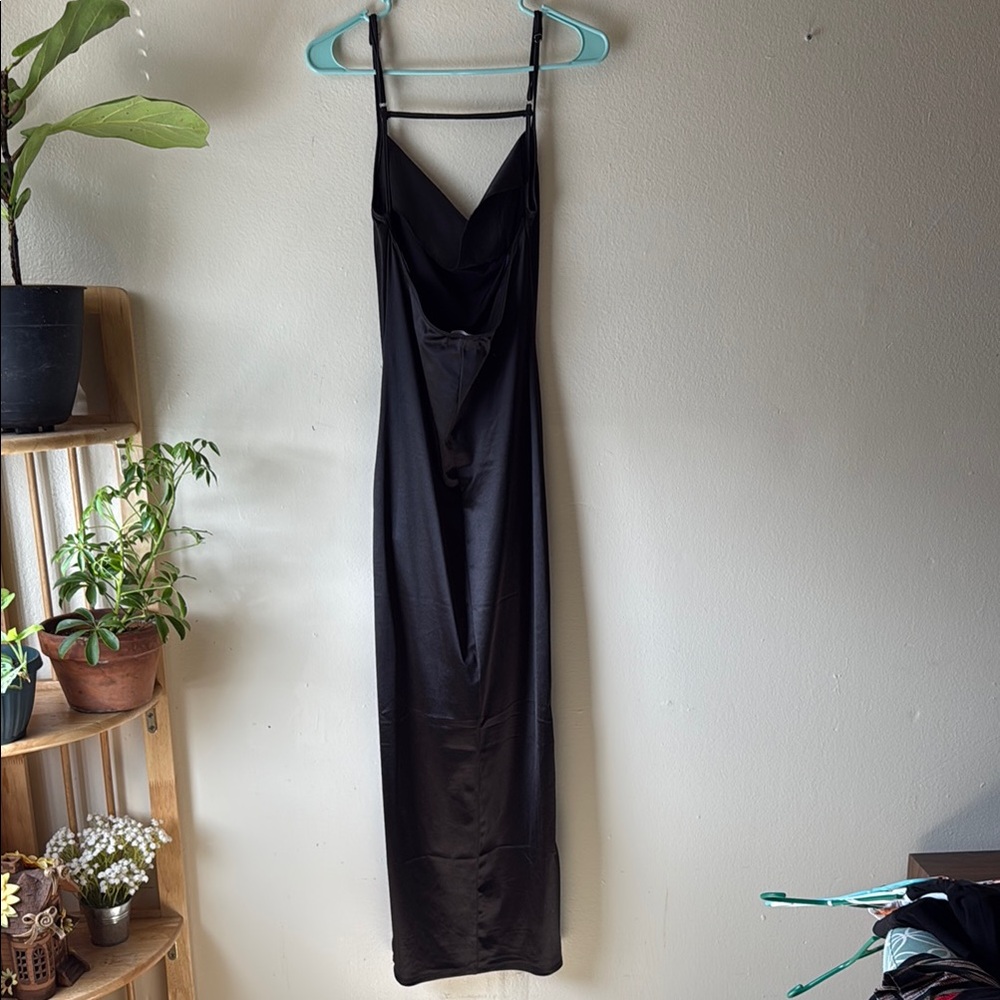 Elegant Black Backless Dress